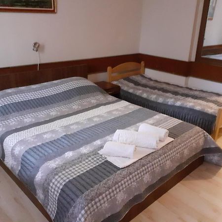 Restoran Sa Prenocistem Zitiste Hotel Екстериор снимка