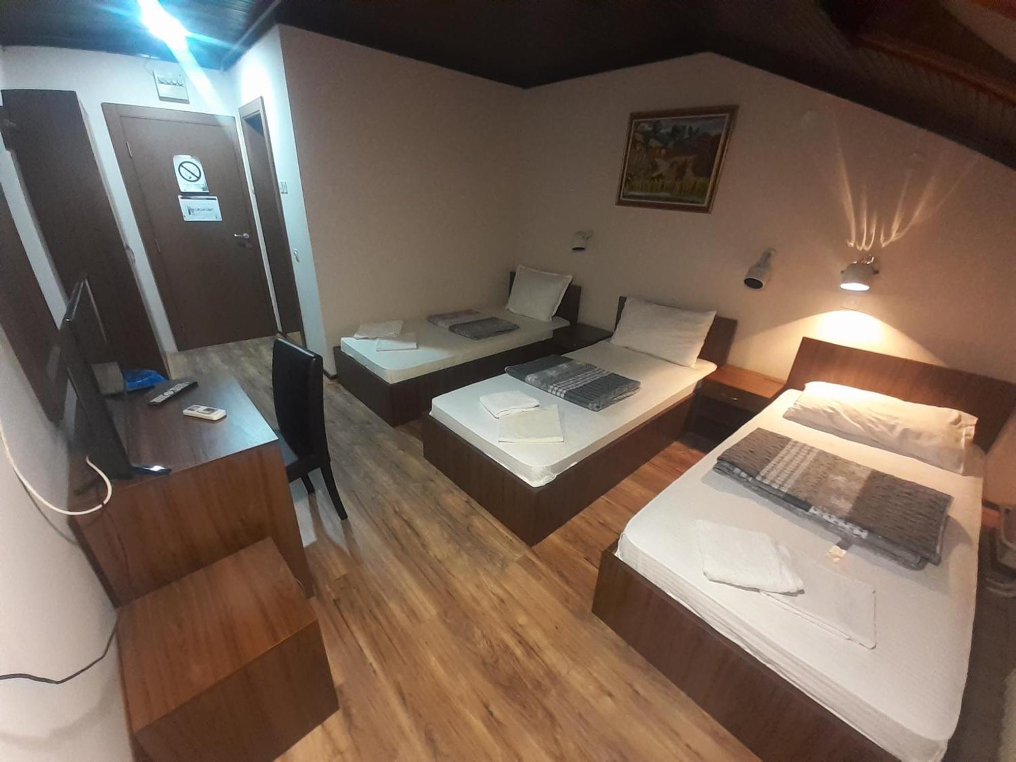 Restoran Sa Prenocistem Zitiste Hotel Екстериор снимка