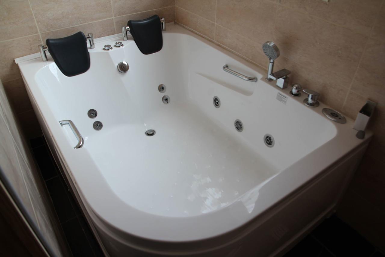 Restoran Sa Prenocistem Zitiste Hotel Екстериор снимка