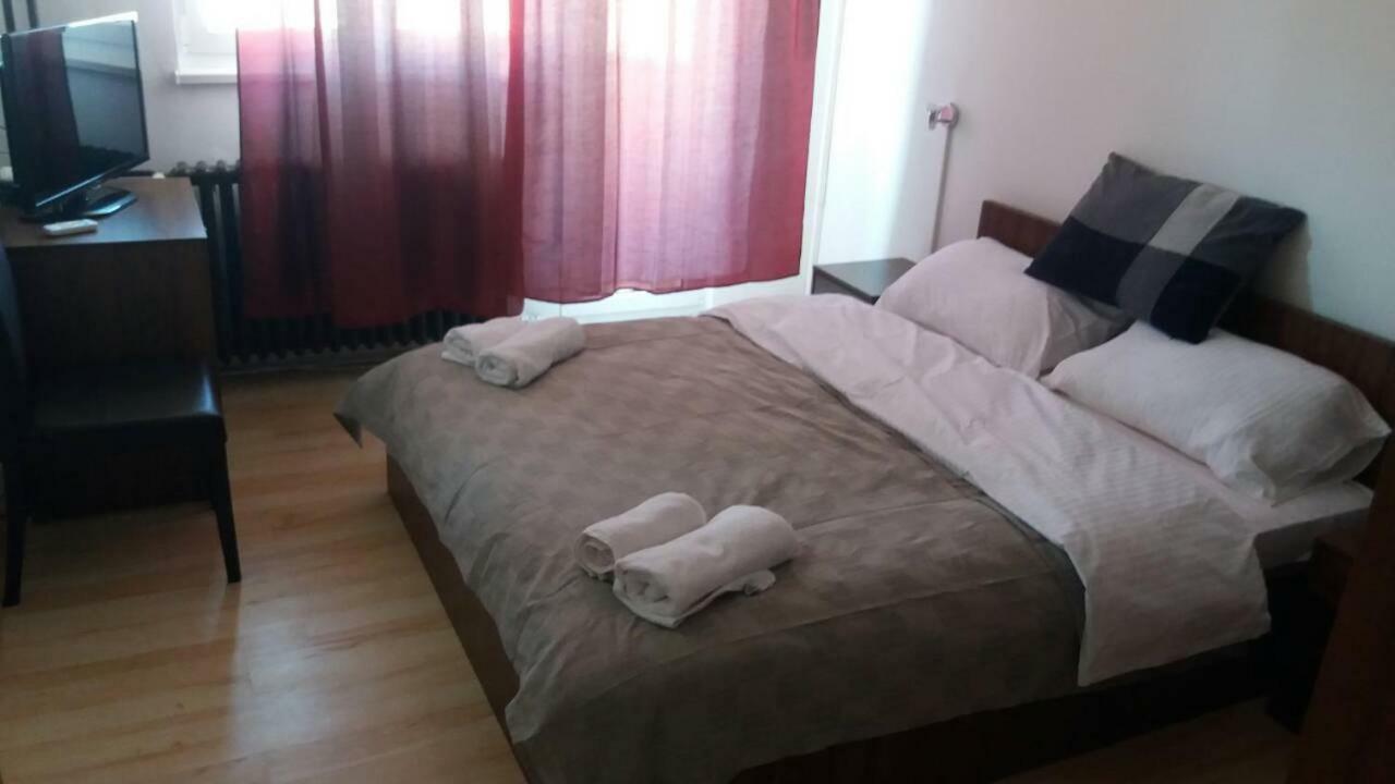 Restoran Sa Prenocistem Zitiste Hotel Екстериор снимка